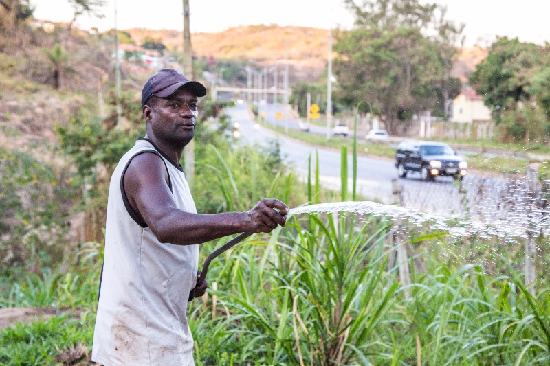 Eduardo Santos está tentando resgatar a origem rural de Mangueiras (Foto: Tamás Bodolay/ Agência Pública)